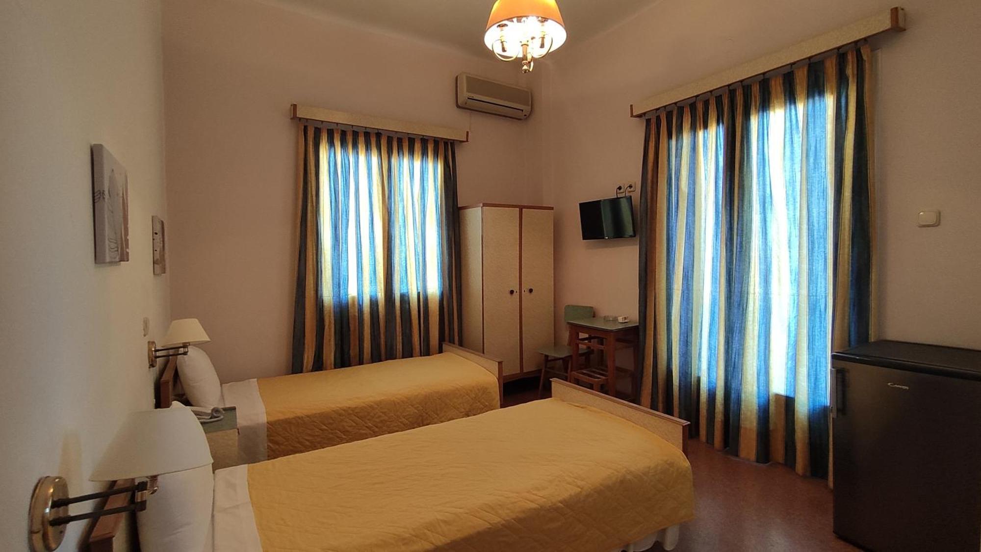 Hotel Epidavria Epidaurus ภายนอก รูปภาพ